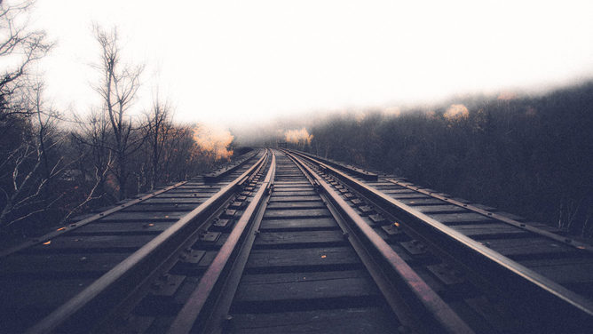 唯美铁道铁路PPT背景图片-大怪兽分享